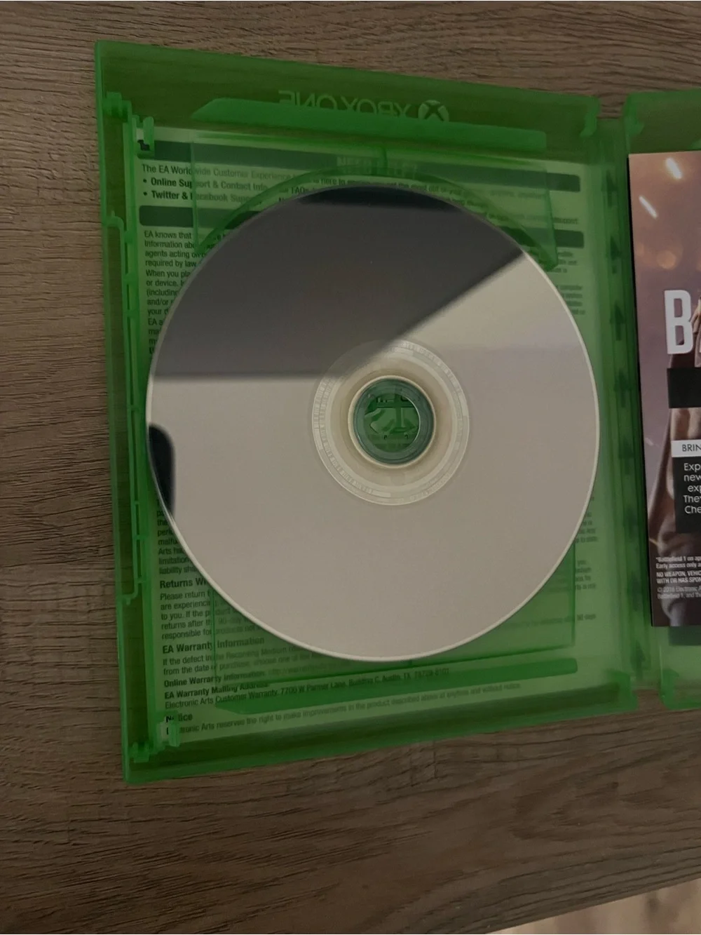 Microsoft Xbox One Battlefield 1 with Green Case